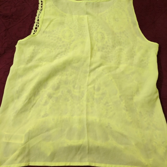 Lace tank - Picture 2 of 3